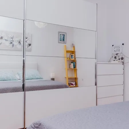 Tea Apartment *