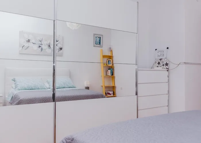 Tea Apartment *